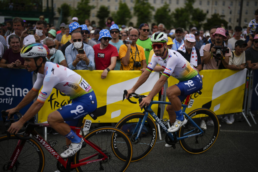 Tour de France 2023: Sagan sa po 10. etape posťažoval na teplo, nemalo zmysel ani bojovať o pozíciu (video)