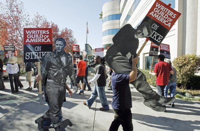 Herci sa nedohodli so štúdiami a streamovacími službami. Podľa Matta Damona potrebujú spravodlivé zmluvy, aby prežili