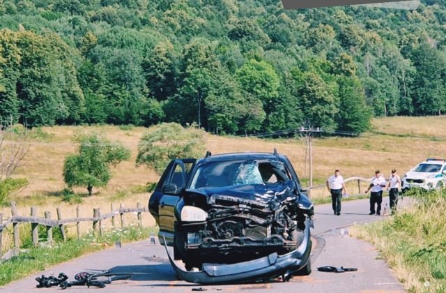 Auto narazilo do dvoch cyklistov, obaja na mieste zomreli (foto)