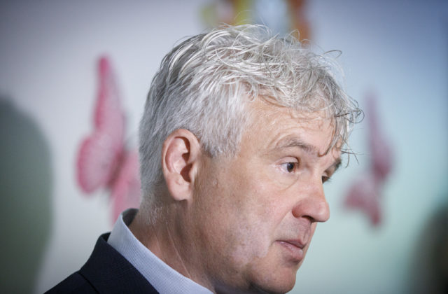 Starí rodičia sú v živote dieťaťa dôležití, vraví detský ombudsman Mikloško. Jeho slová potvrdzujú aj výskumy