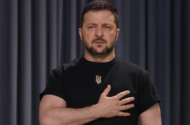 Vo veľkej vojne neexistujú malé skutky, povedal Zelenskyj a zablahoželal Ukrajincom ku Dňu nezávislosti (video)