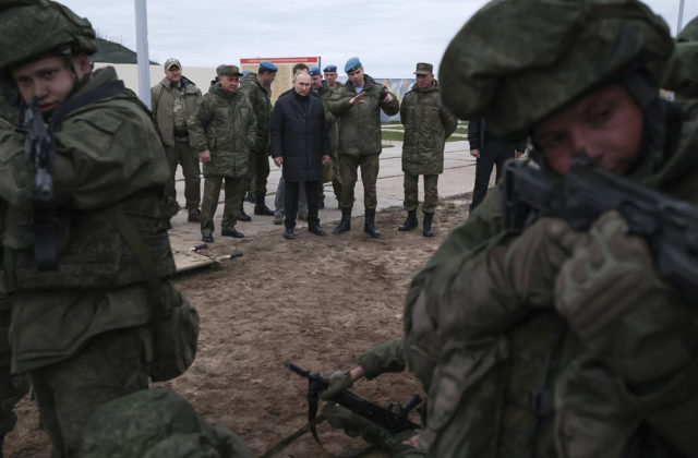 Ruské výdavky na obranu presiahnu sociálne, časť rozpočtu je však tajná so snahou skryť vojnové plány