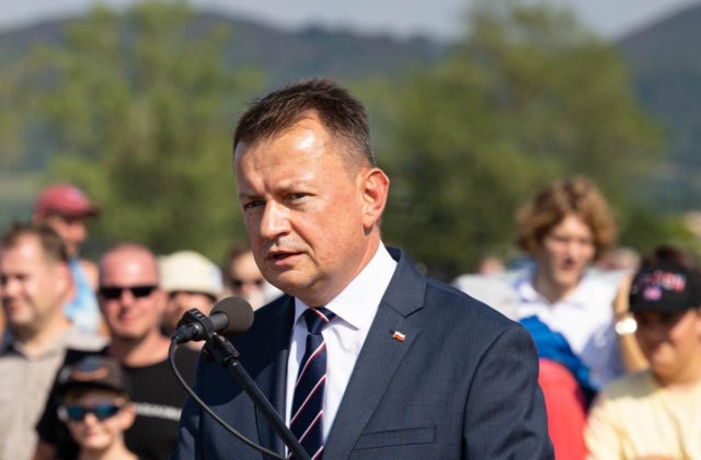 Bieloruské helikoptéry narušili poľský vzdušný priestor, Błaszczak nariadil vyšší počet vojakov na hraniciach