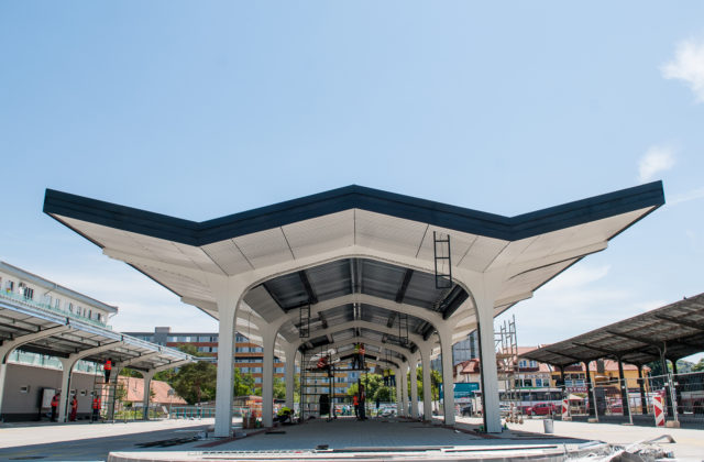 Vyššie územné celky budú regulovať ceny služieb autobusových staníc