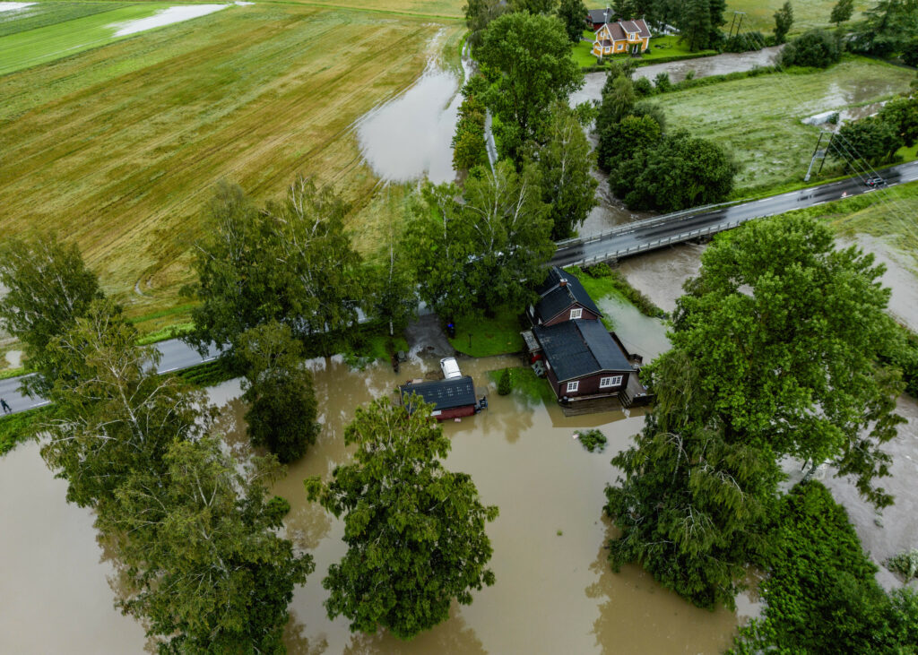 V regióne Baltského mora zúri extrémne počasie, vyžiadalo si už najmenej jednu obeť