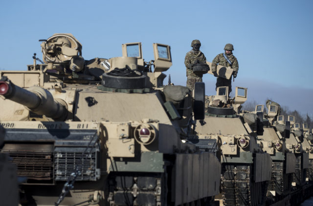Spojené štáty schválili odoslanie prvej dodávky tankov M1 Abrams Ukrajine, sprevádza ich celý balík