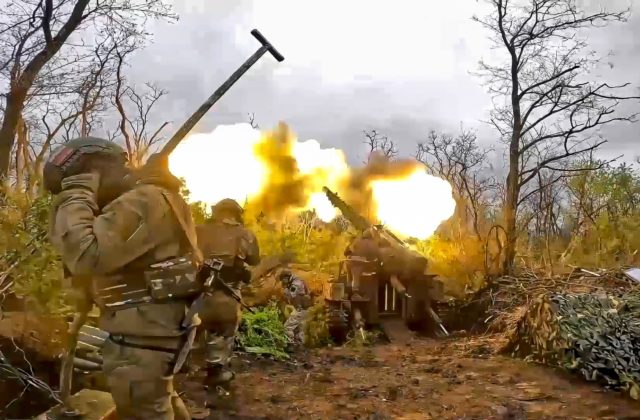 Rusi zintenzívňujú útoky v Charkovskej oblasti, ich cieľom je pomsta za minuloročnú stratu