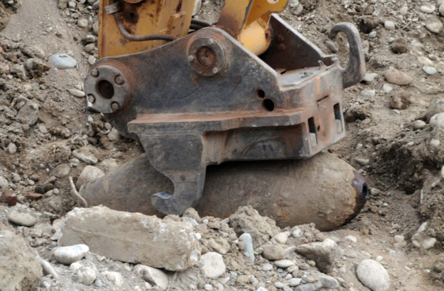 Robotníci našli v poľskom meste Lublin bombu, evakuovaných bolo viac ako 14-tisíc ľudí