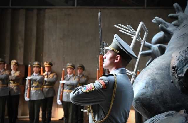 SNP je dôležitou historickou udalosťou, podľa ZMOS má obrovský vojenský, politický a vlastenecký význam