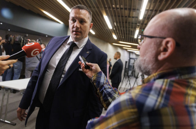 Obvineného exšéfa SIS Aláča už zbavili mlčanlivosti v kauze Rozuzlenie