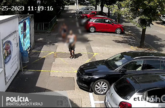 Dvojica páchateľov napadla a olúpila v Bratislave dvoch seniorov, jedného so zdravotným postihnutím (video)