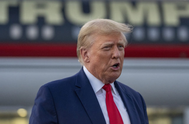 Trump je „na rakete k republikánskej nominácii“, uspel v ďalších predvolebných hlasovaniach