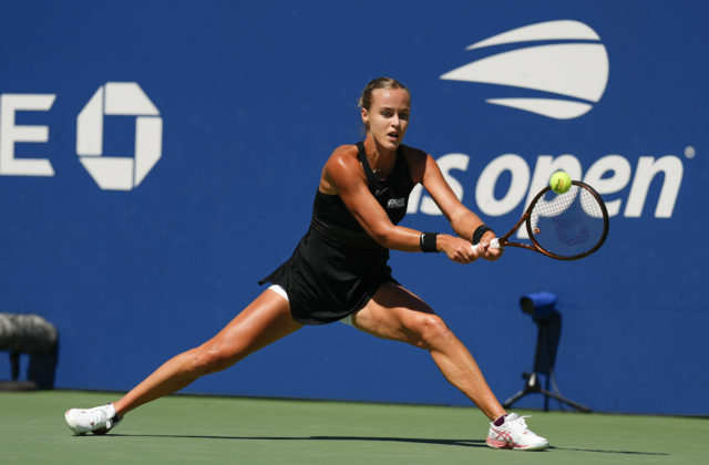 Anna Karolína Schmiedlová nepostúpila do osemfinále US Open, skončila na rakete čínskej súperky