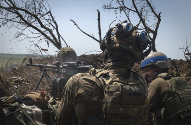 Ruskí propagandisti vypustili správu o stiahnutí ruských vojsk na výhodnejšie pozície, ministerstvo obrany hovorí o provokácii