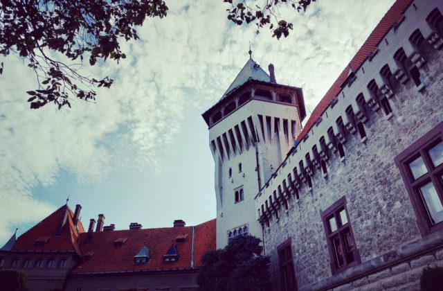 Miesto, kde sa stretáva príroda, história aj vynálezy. Objavte čaro Smoleníc počas jedinečnej prehliadky