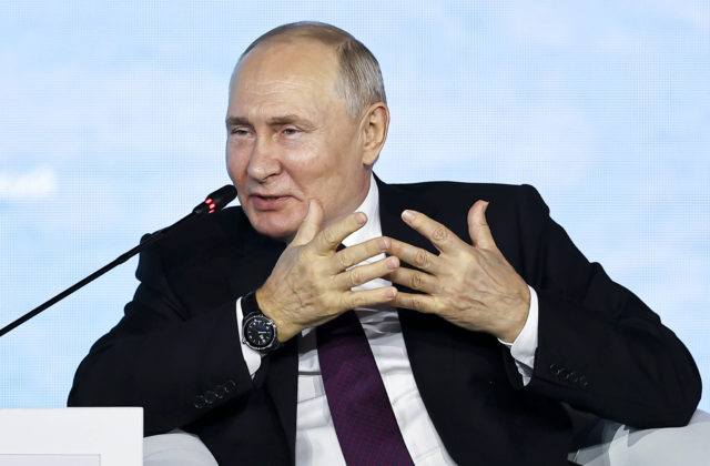 Sovietske invázie Maďarska a Československa boli nesprávne, Putin ich označil za chybu