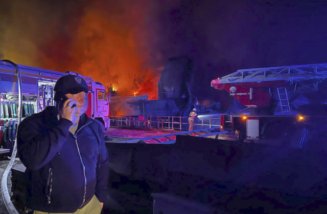 Ukrajinci použili experimentálny model námorného dronu a poškodili ruskú vojenskú loď Samum