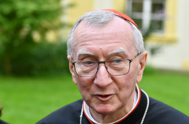 Metropolu východu navštívil kardinál Pietro Parolin