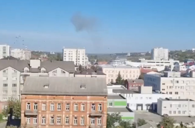 Ukrajinský dron zasiahol budovu FSB v Kursku (video)