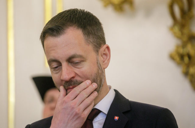 V byte bývalého premiéra nahlásili bombu. On to prežije, ale jeho deti si to nezaslúžia, napísal Heger