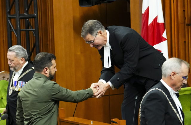 Kanadský politik Rota rezignoval, za pozvanie veterána z nacistickej jednotky sa Zelenskému ospravedlnil