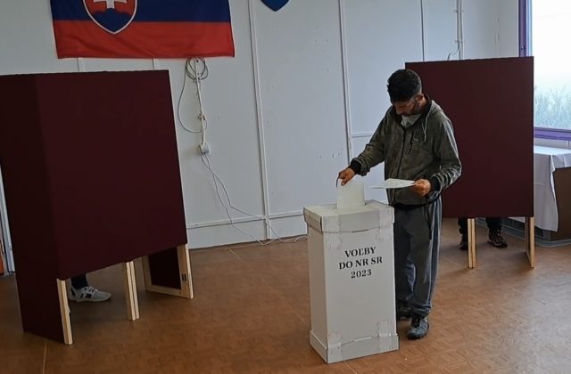 Rómovia chcú prácu a voľby berú ako občiansku povinnosť. Ideme zachrániť ľudí na Slovensku, povedal František (video)
