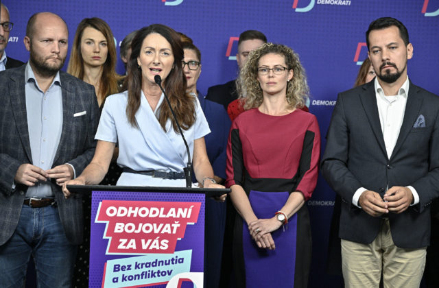 Nepriaznivý výsledok v parlamentných voľbách má pre Demokratov nepríjemnú dohru, o prežitie budú bojovať aj iné strany