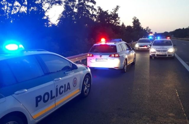 Čech naháňal ženu na diaľnici D2. Polícia muža obvinila a vzala do väzby
