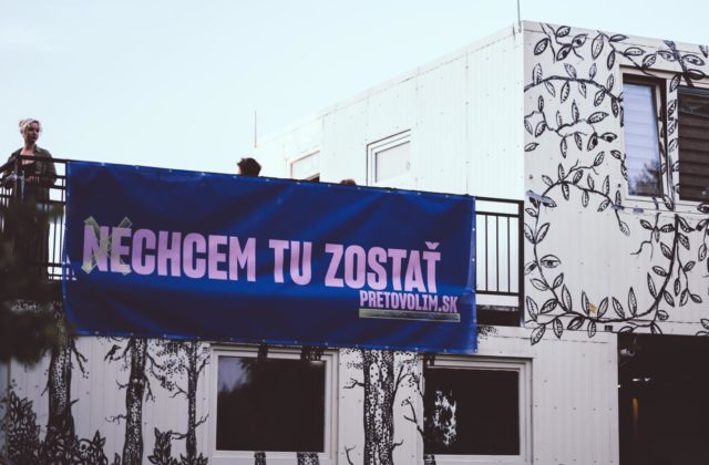 V parlamentných voľbách odvolilo takmer 70 percent mladých ľudí, dôvodom je kampaň Chcem tu zostať