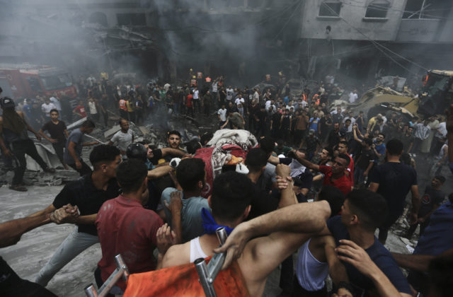 Katar rokuje o rukojemníkoch s Hamasom, ktorý sa vyhráža zabíjaním v priamom prenose 