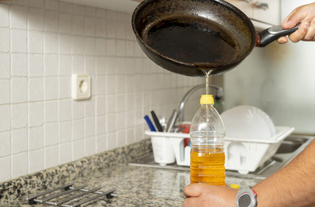 Dubničania môžu za tri litre použitého kuchynského oleja získať liter nového
