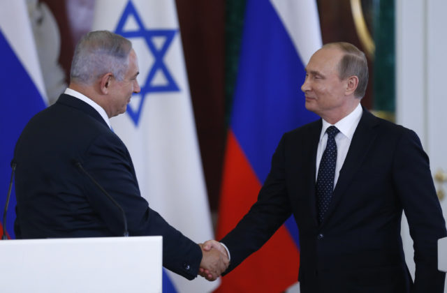 Útok Hamasu údajne zhoršil vzťahy medzi Netanjahuom a Putinom