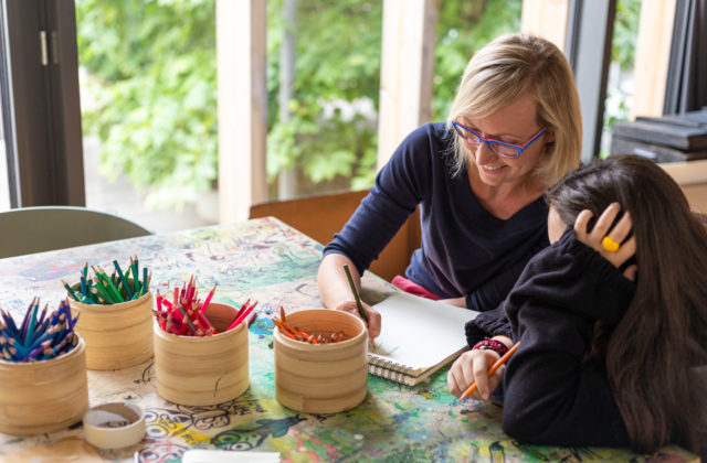 Adresná pomoc pre deti z detských domovov. Nájdeš si čas raz týždenne?