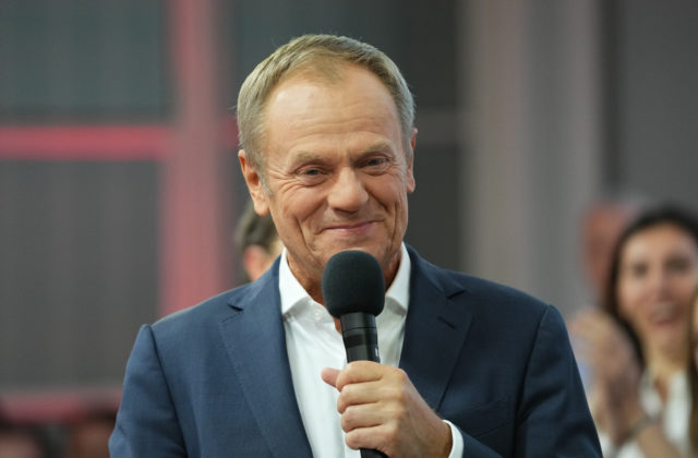Definitívne výsledky poľských volieb potvrdili víťazstvo opozície, Tusk sa pravdepodobne vráti na post premiéra
