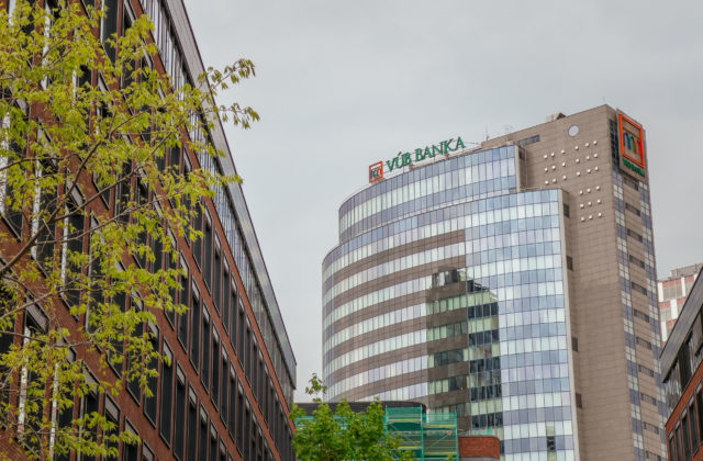 EIB podpísala s VÚB zmluvu na 50 miliónov EUR na zlepšenie prístupu k financovaniu na Slovensku