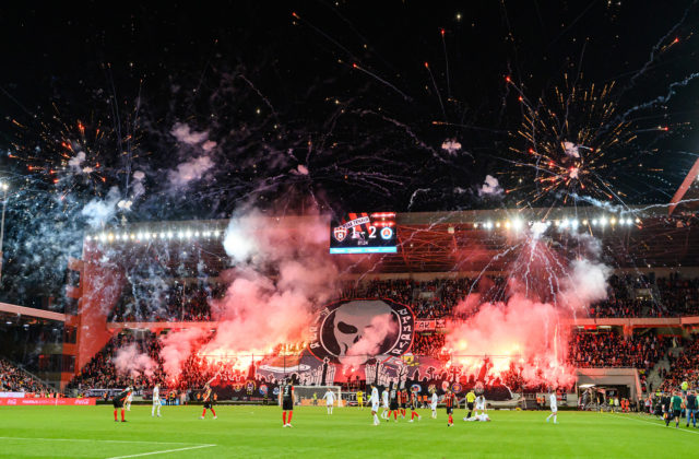 Slovan a Spartak Trnava zaplatia pokuty, disciplinárka trestala za pyrotechniku aj vulgárne pokriky