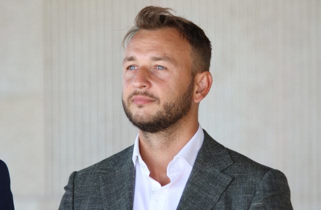 Odstavením „čurillovcov“ zneužil minister vnútra Eštok svoju právomoc, tvrdí advokát