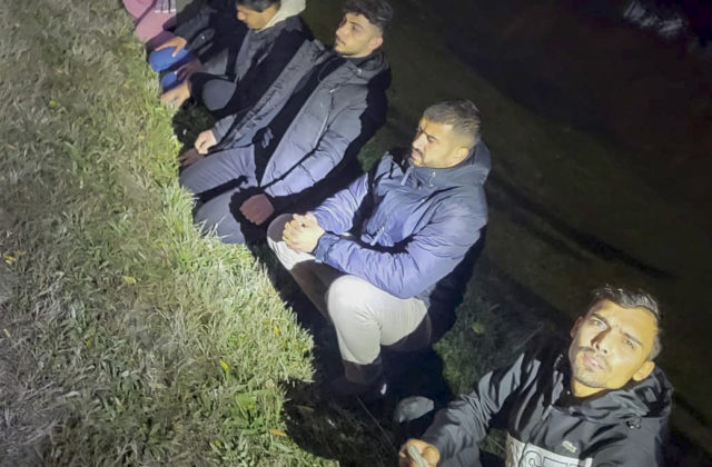 Srbská polícia po streľbe pri maďarských hraniciach zatkla Afgancov aj Turkov