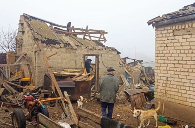 Ruské útoky zabili jedného civilistu a viacerých zranili, najviac utrpeli obyvatelia v Chersonskej oblasti