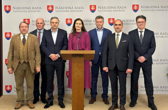 Blaha ponížil slovenskú demokraciu a výmenou obrazu prezidentky ukázal opovrhovanie, KDH robí kroky na jeho odvolanie (video)