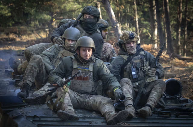 Ukrajinskí vojaci sa stiahli z dediny Krynky v Chersonskej oblasti