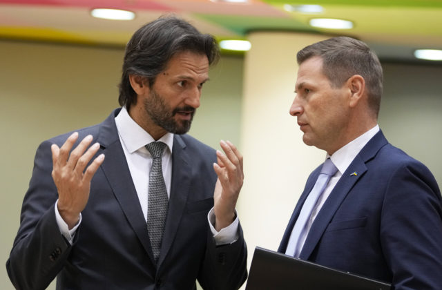 Priority Ficovej vlády v oblasti obrany aj budúcnosť pomoci Ukrajine, Kaliňák diskutoval so šéfom NATO