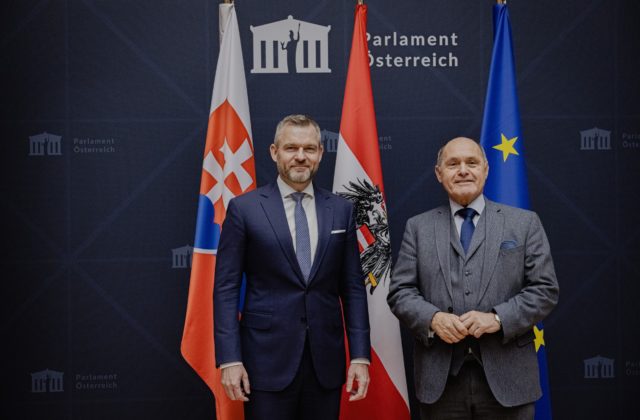 Umelá inteligencia, vojna na Ukrajine či v Izraeli boli témami rokovania medzi Pellegrinim a Sobotkom (foto)