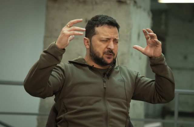 Putin prerazí našu obranu a len tak ľahko sa nezastaví, varuje Zelenskyj pred obmedzením pomoci od USA