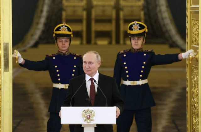 Putin zatiaľ svoje ciele na Ukrajine nedosiahol. Vyjadrenia, že Rusko je už porazené, sú však predčasné