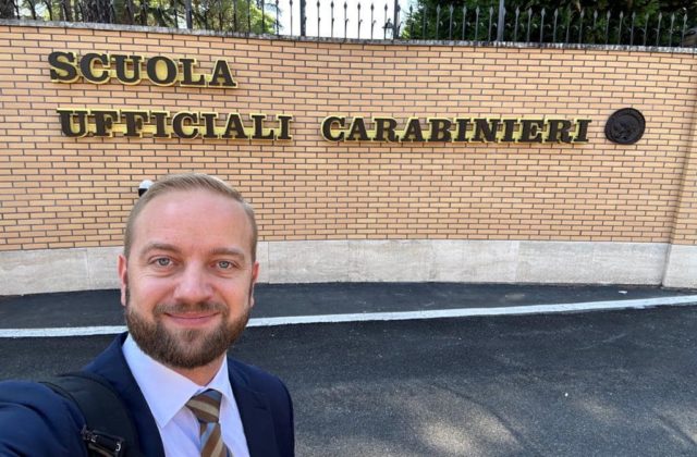 Končiaci šéf inšpekcie životného prostredia Ján Jenčo dostal od veľvyslanectva USA Cenu Jána Kuciaka