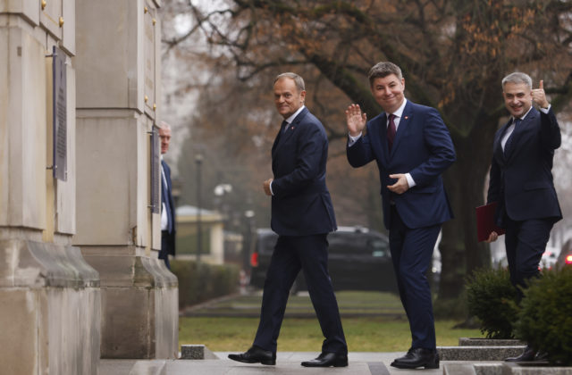 Staronový premiér Tusk a jeho vláda zložili v Poľsku prísahu, chcú udržať odhodlanie sveta pomáhať Ukrajine