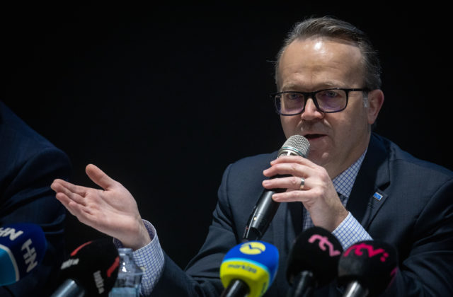 Pri schválení konsolidačného balíka vláda podľa RÚZ zneužila skrátené legislatívne konanie