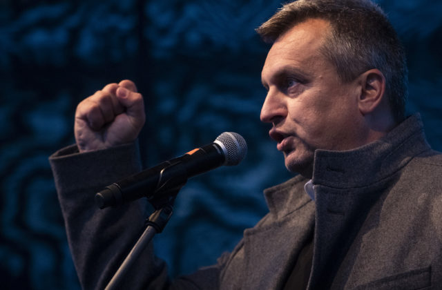 Pripravujem si karty na stôl, Danko zbiera podpisy na svoju prezidentskú kandidatúru
