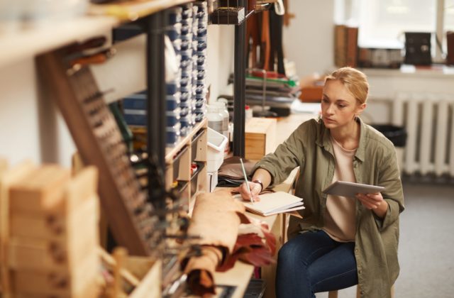 Štyri z desiatich žien na Slovensku začali podnikať s nulovým kapitálom, okrem peňazí chýbajú aj kontakty